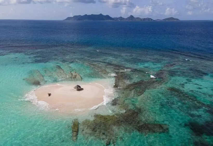 استراحتگاه Petit St. Vincent