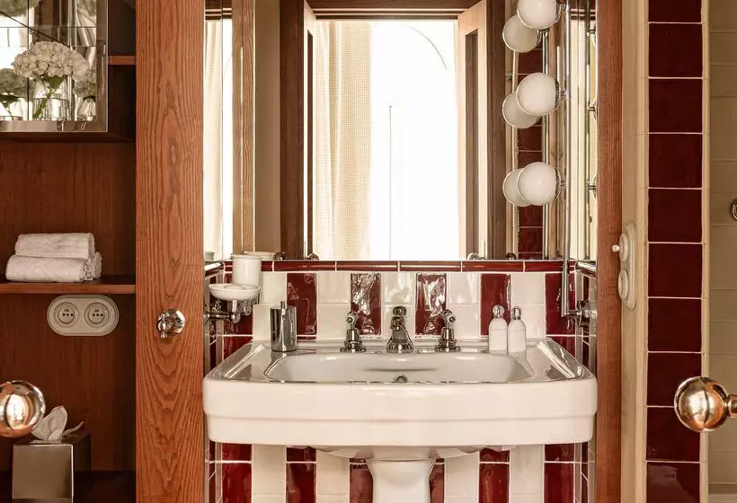 ホテル Château Des Fleurs Hôtel & Spa Paris