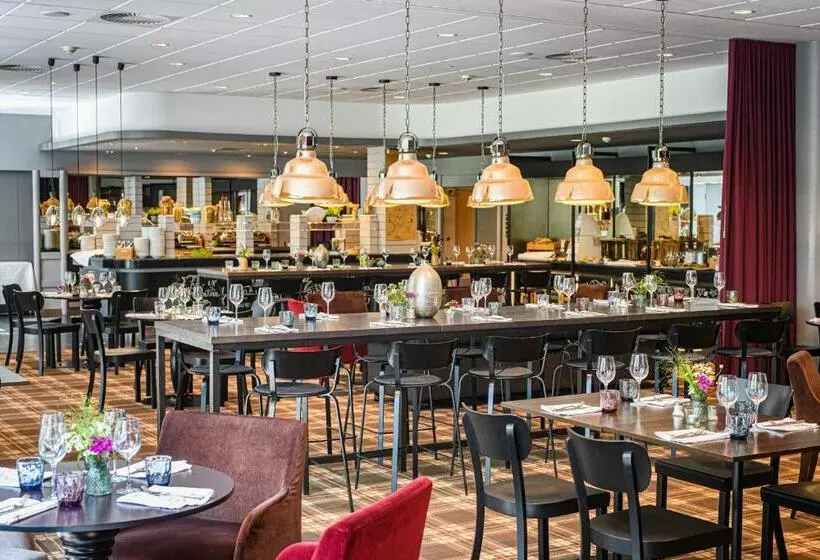 هتل Holiday Inn Lübeck, An Ihg