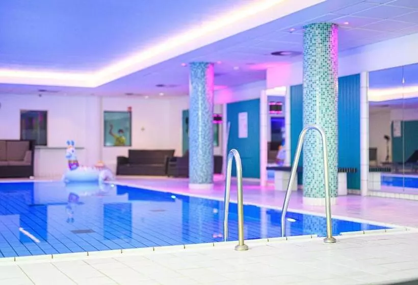 هتل Holiday Inn Lübeck, An Ihg