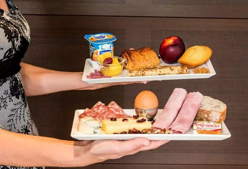 هتل Hôtel Ibis Cognac Centre