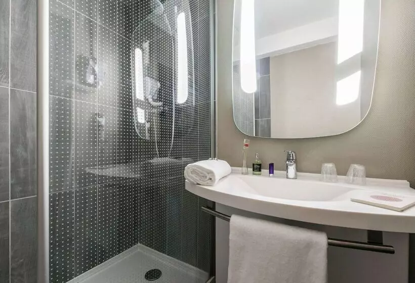 هتل Hôtel Ibis Cognac Centre