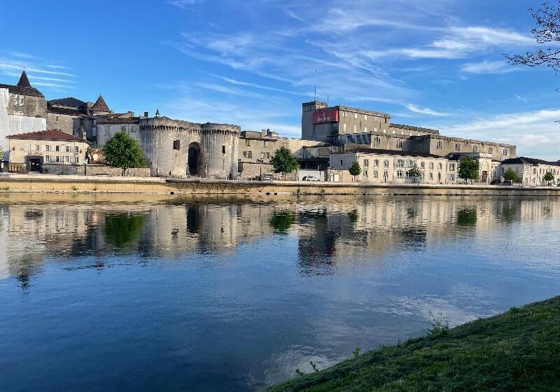 فندق Hôtel Ibis Cognac Centre