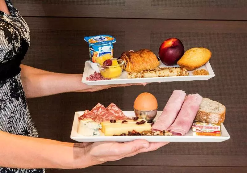 هتل Hôtel Ibis Cognac Centre