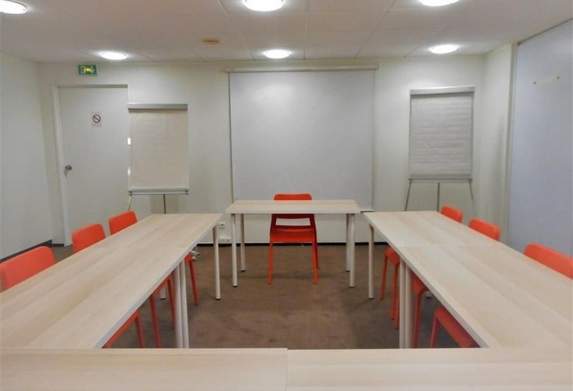 هتل Ibis Velizy Jouy En Josas