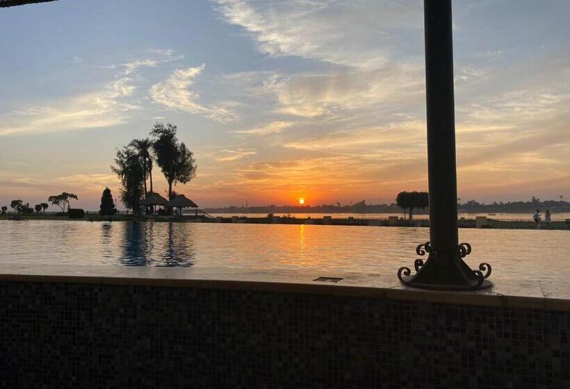 Jolie Ville Hotel & Spa Kings Island Luxor