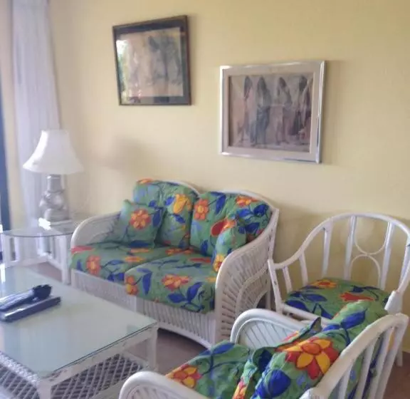 فندق Nautibeach Beach Front Condos In North Beach