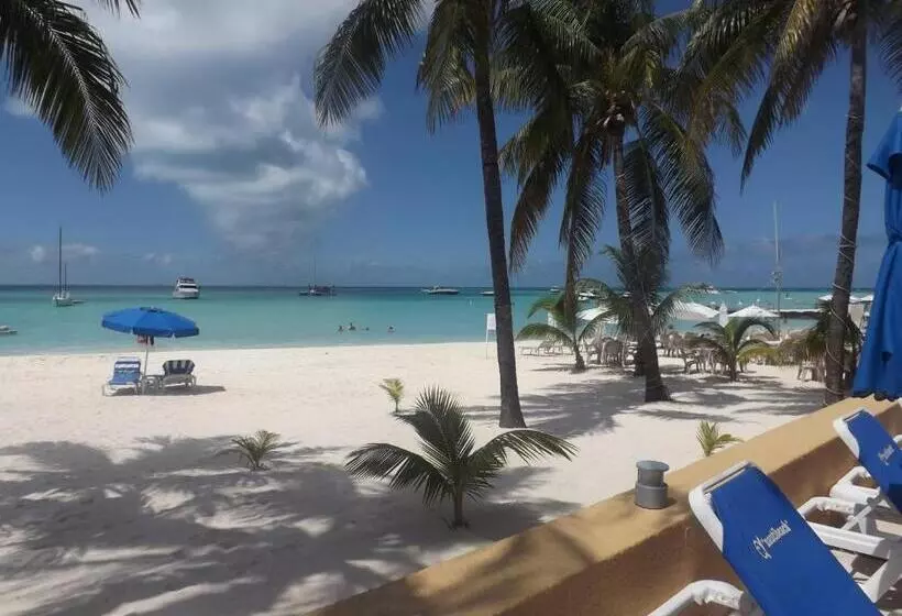 فندق Nautibeach Beach Front Condos In North Beach