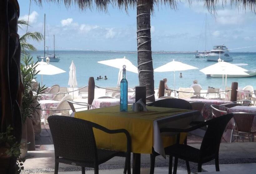 هتل Nautibeach Beach Front Condos In North Beach