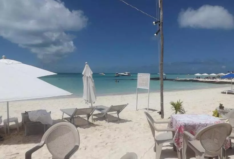 فندق Nautibeach Beach Front Condos In North Beach