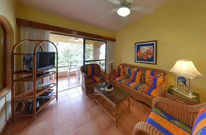 فندق Nautibeach Beach Front Condos In North Beach