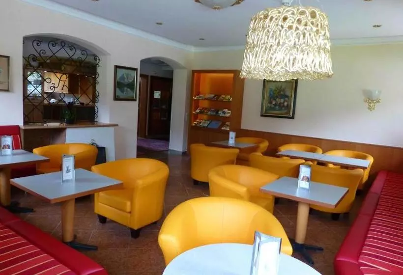 ホテル Pension Strolz