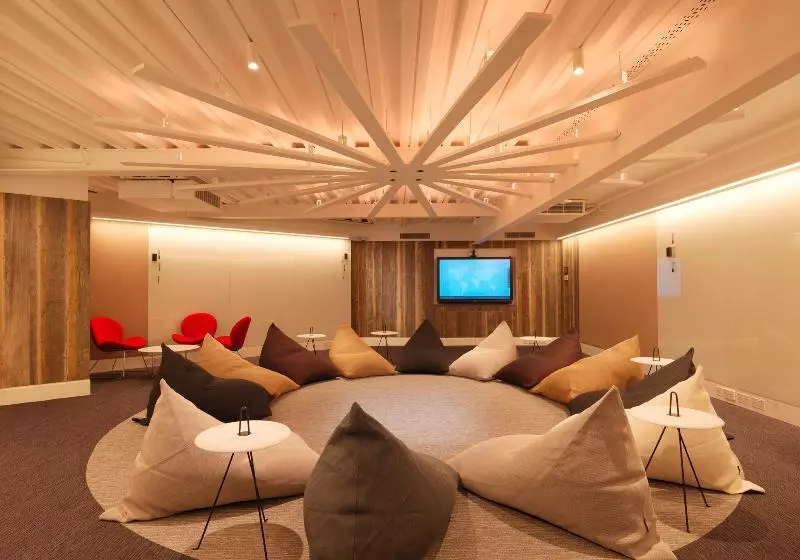 Radisson Blu Hotel, London Heathrow