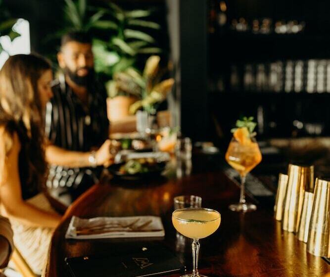 هتل The Waves At Cane Bay