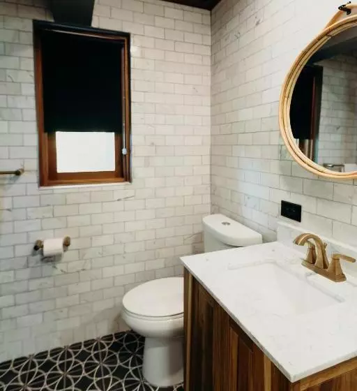 هتل The Waves At Cane Bay