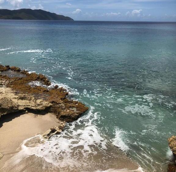 هتل The Waves At Cane Bay