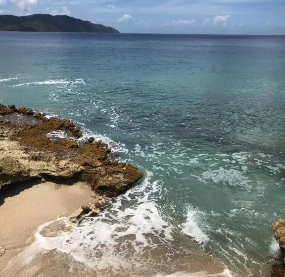 هتل The Waves At Cane Bay