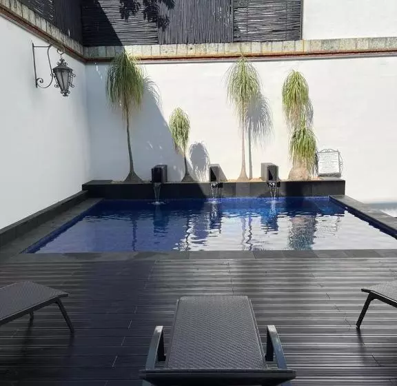 فندق فئة نجمة واحدة Boutique Naura Centro