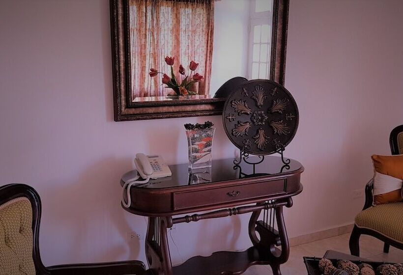 هتل Costa Larimar