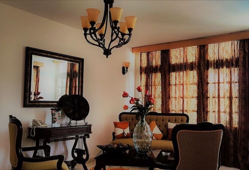 هتل Costa Larimar