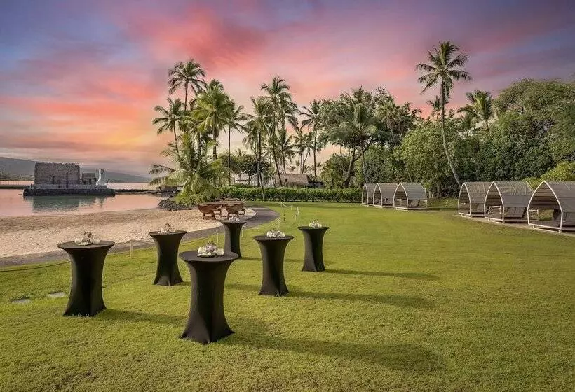 Отель Courtyard By Marriott King Kamehameha S Kona Beach