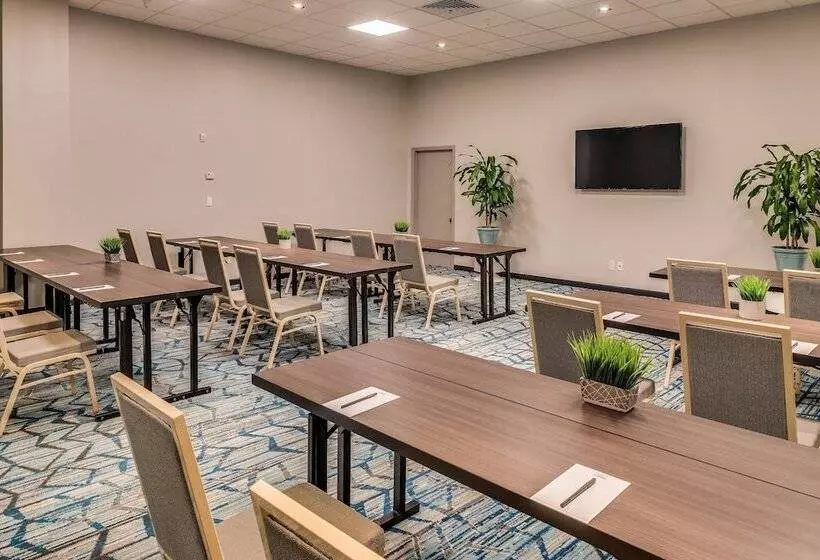 Отель Courtyard By Marriott King Kamehameha S Kona Beach