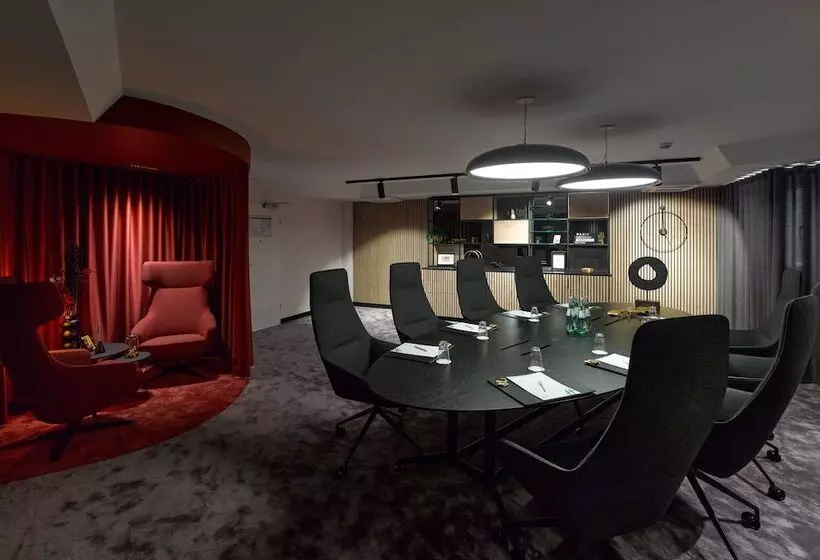 ホテル Holiday Inn Stuttgart, An Ihg