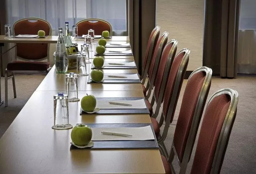 ホテル Holiday Inn Stuttgart, An Ihg