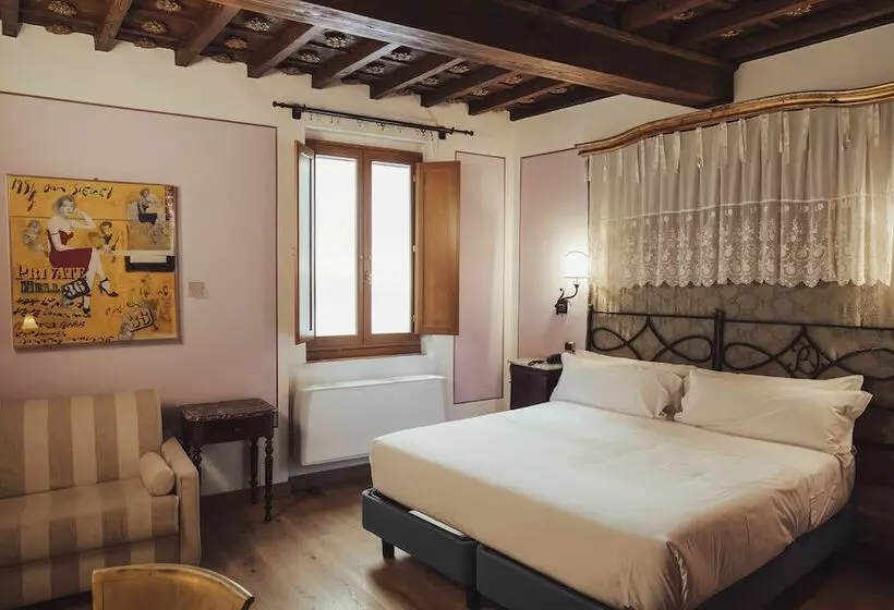 هتل Ii Guelfo Bianco