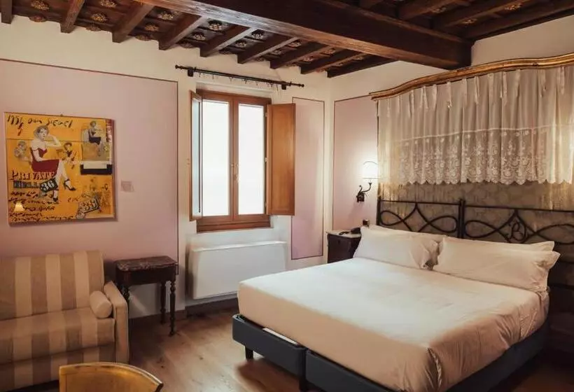 هتل Ii Guelfo Bianco