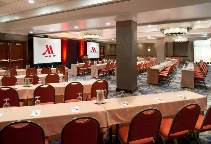 ホテル Marriott St. Louis West