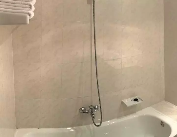 هتل Roc Del Castell