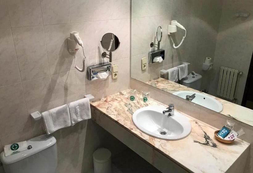 هتل Roc Del Castell