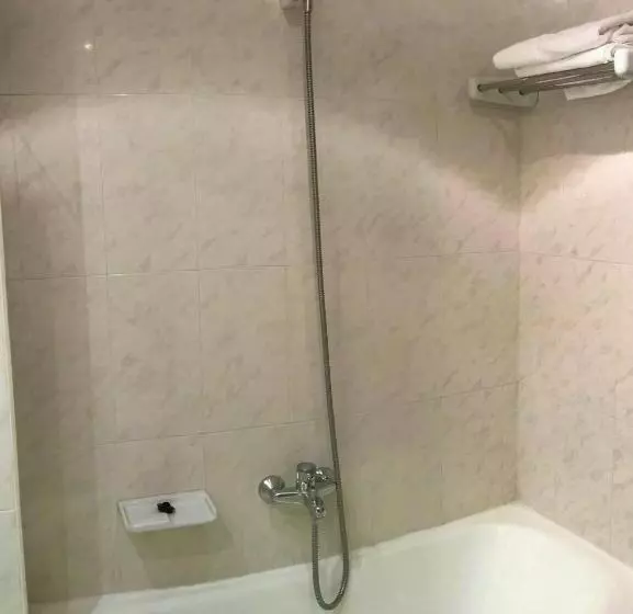 هتل Roc Del Castell