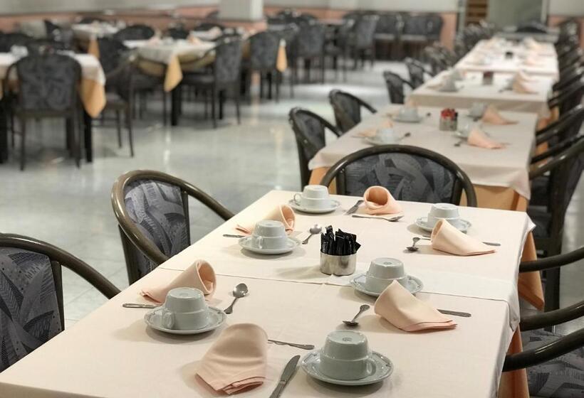 هتل Roc Del Castell