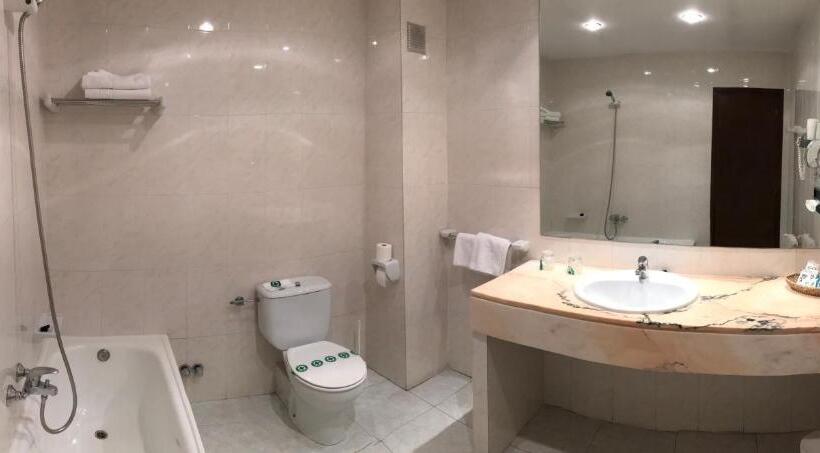 هتل Roc Del Castell