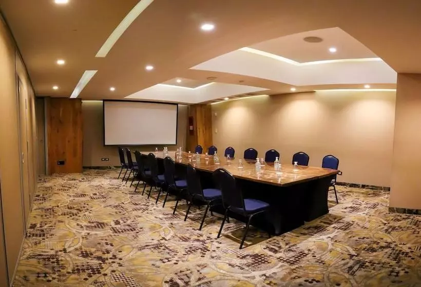 هتل Wyndham Garden Guatemala City