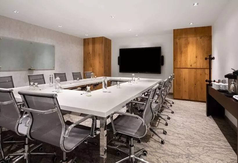 هتل Wyndham Garden Guatemala City