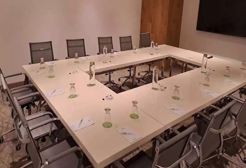 هتل Wyndham Garden Guatemala City