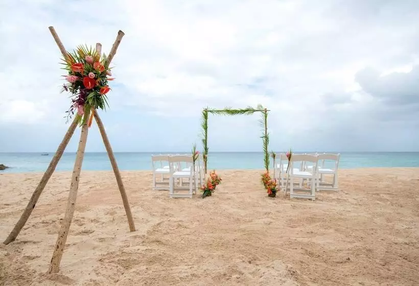 Crystal Cove By Elegant Hotels All Inclusive