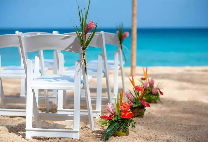 Crystal Cove By Elegant Hotels All Inclusive