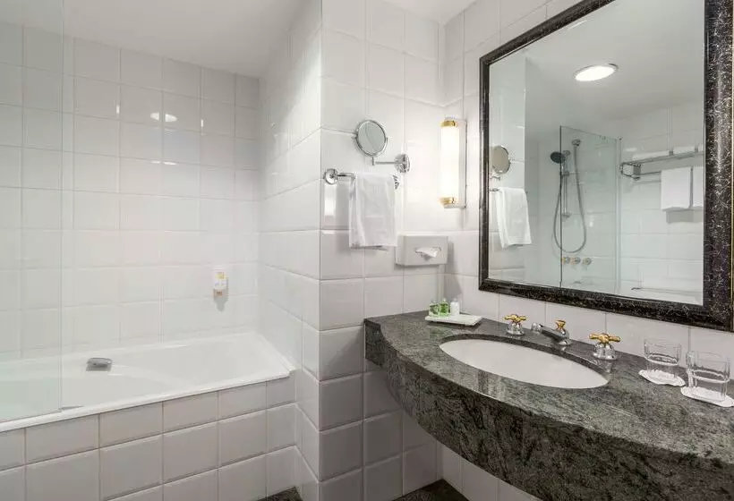 בית מלון כפרי NH Brussels Carrefour De L’europe