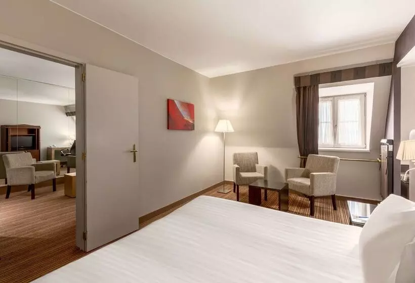 בית מלון כפרי NH Brussels Carrefour De L’europe