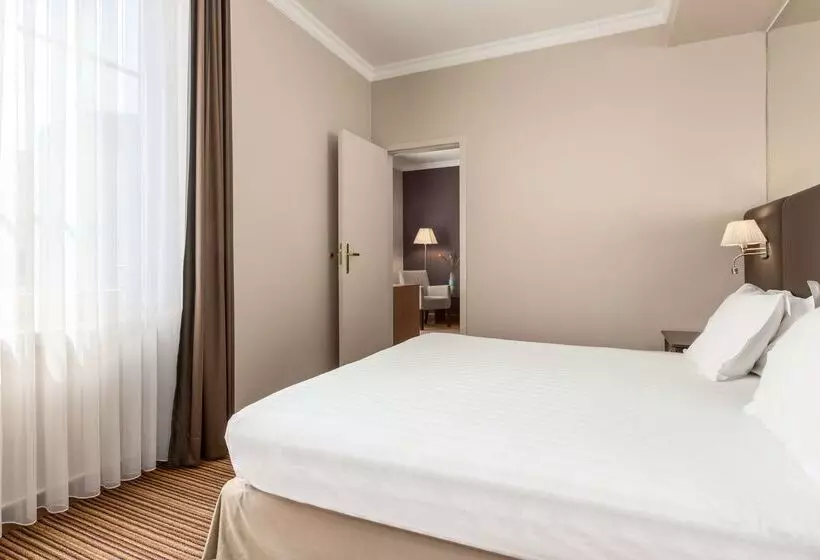 בית מלון כפרי NH Brussels Carrefour De L’europe