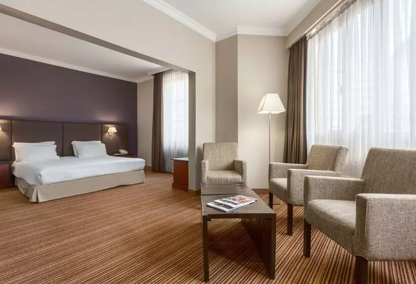 בית מלון כפרי NH Brussels Carrefour De L’europe