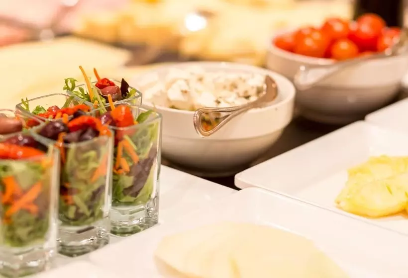 בית מלון כפרי NH Brussels Carrefour De L’europe