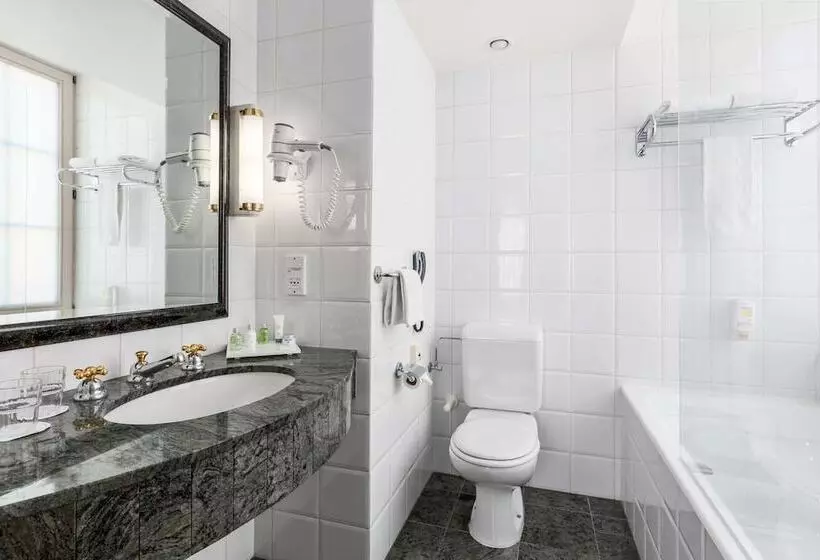 בית מלון כפרי NH Brussels Carrefour De L’europe