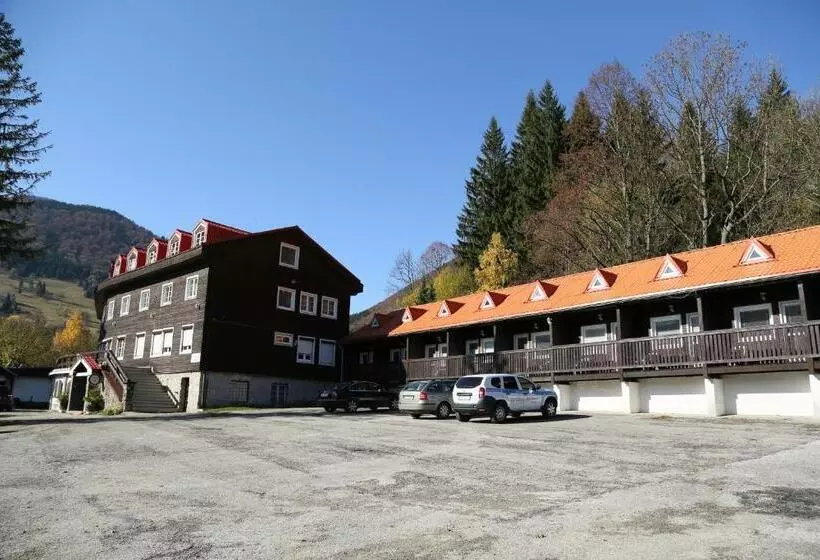 Szálloda Pod Sokolím