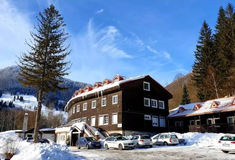 Szálloda Pod Sokolím