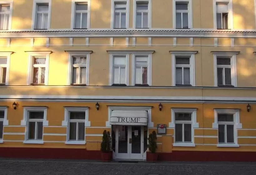 酒店 Trumf